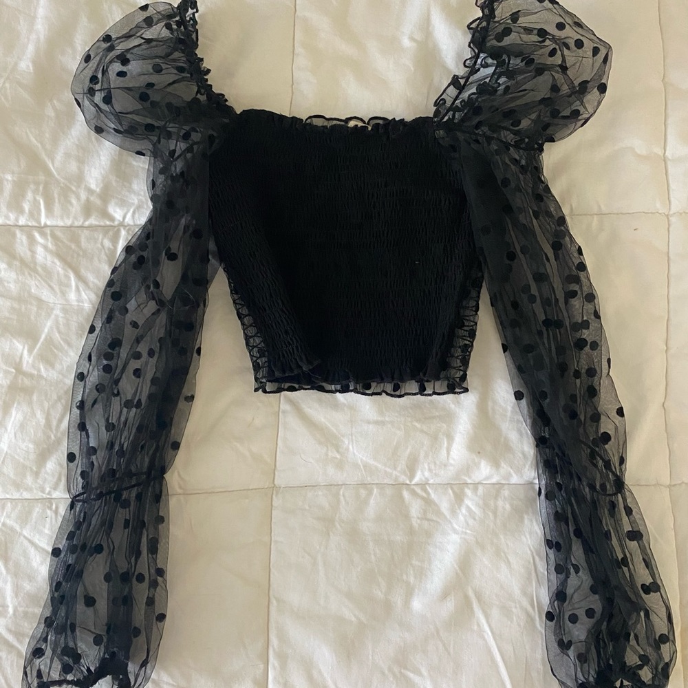 Black puff sleeve top